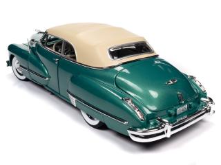 Cadillac Series 62 Cabriolet 1947 grün Auto World 1:18